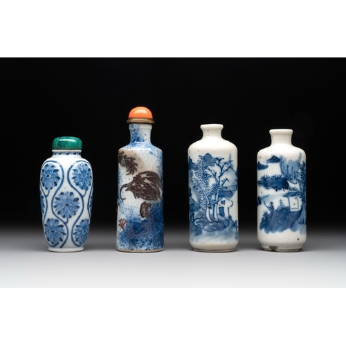 99 - Four Chinese blue, white and copper-red snuff bottles, Yongzheng mark, 19th C.H.: 9,2 cm (the talles... 