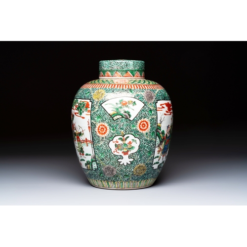 10 - A Chinese famille verte jar and cover with narrative design, 19th C.H.: 34 cm (incl. cover)Condition... 