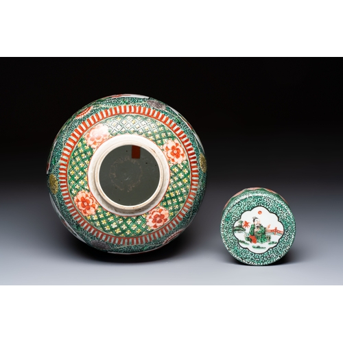 10 - A Chinese famille verte jar and cover with narrative design, 19th C.H.: 34 cm (incl. cover)Condition... 