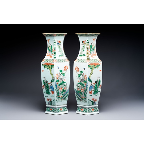 31 - A pair of large Chinese famille verte hexagonal 'Si Ai Tu' vases, 19th C.H.: 61 cm
Condition reports... 
