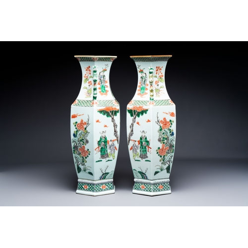 31 - A pair of large Chinese famille verte hexagonal 'Si Ai Tu' vases, 19th C.H.: 61 cm
Condition reports... 