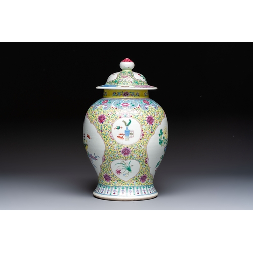 38 - A Chinese famille rose vase and cover with birds among flowering branches, 19th C.H.: 42,3 cm (incl.... 