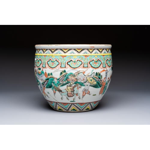 45 - A Chinese famille verte 'Warriors' scroll pot, 19th C.Dia.: 22,8 cm - H.: 19,5 cm 

Condition report... 