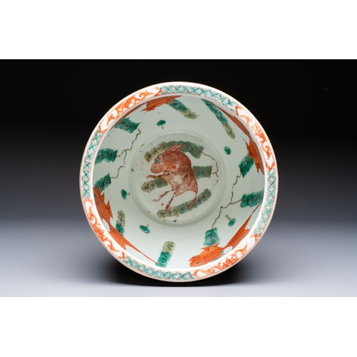 45 - A Chinese famille verte 'Warriors' scroll pot, 19th C.Dia.: 22,8 cm - H.: 19,5 cm 

Condition report... 