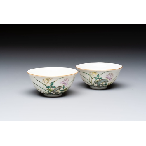 54 - A pair of Chinese famille rose bowls with floral design, Guangxu mark of the periodDia.: 9,3 cm - H.... 