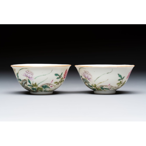 54 - A pair of Chinese famille rose bowls with floral design, Guangxu mark of the periodDia.: 9,3 cm - H.... 