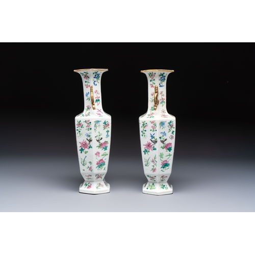 59 - A pair of Chinese famille rose 'Wu Shuang Pu' vases, 19th C.H.: 31,5 cm
Condition reports and additi... 