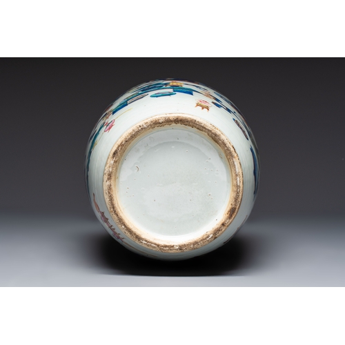 60 - A Chinese doucai and famille rose rouleau vase with figures among antiquities, 19th C.H.: 61,5 cm
Co... 