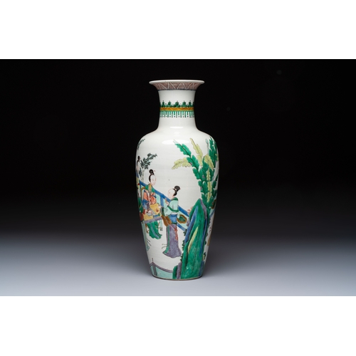 9 - A Chinese famille verte 'Court Ladies' vase, 19th C.H.: 46,5 cmCondition reports and additional high... 