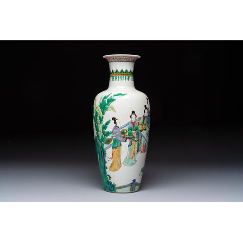 9 - A Chinese famille verte 'Court Ladies' vase, 19th C.H.: 46,5 cmCondition reports and additional high... 
