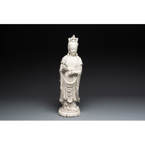 189 - A large Chinese Dehua blanc de Chine Guanyin, He Chaozong and Xuande mark, RepublicH.: 77,5 cmCondit... 