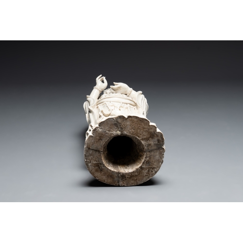 189 - A large Chinese Dehua blanc de Chine Guanyin, He Chaozong and Xuande mark, RepublicH.: 77,5 cmCondit... 
