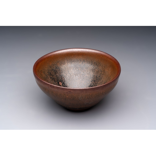 211 - A Chinese Jian 'Hare Fur' tea bowl, SongDia.: 12,2 cm - H.: 6,6 cm Condition reports and additional ... 