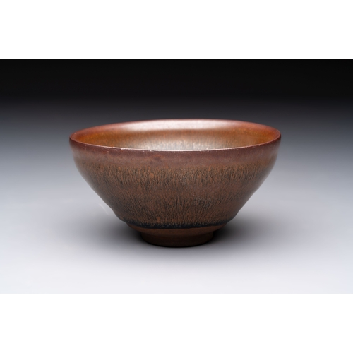 211 - A Chinese Jian 'Hare Fur' tea bowl, SongDia.: 12,2 cm - H.: 6,6 cm Condition reports and additional ... 