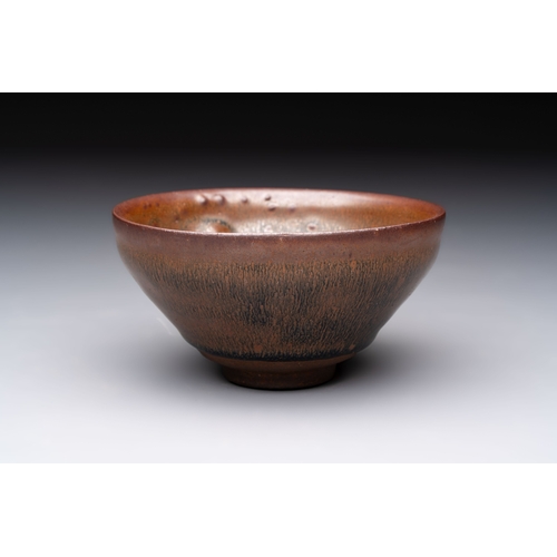 211 - A Chinese Jian 'Hare Fur' tea bowl, SongDia.: 12,2 cm - H.: 6,6 cm Condition reports and additional ... 