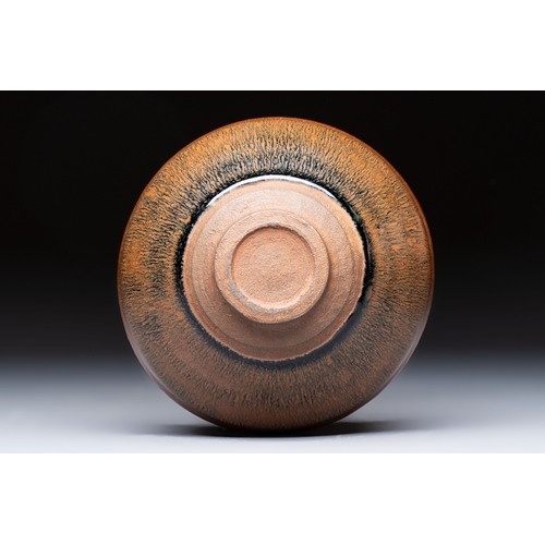 211 - A Chinese Jian 'Hare Fur' tea bowl, SongDia.: 12,2 cm - H.: 6,6 cm Condition reports and additional ... 