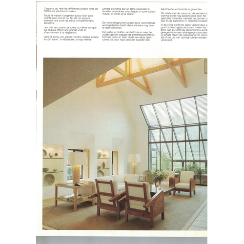 216 - A large Chinese Longquan celadon 'Floral' bowl, MingDia.: 29,2 cm - H.: 12,7 cm
Provenance:- An impo... 