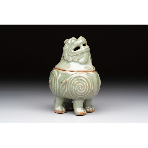 217 - A fine Chinese Longquan celadon 'Luduan' censer, MingH.: 12,8 cmCondition reports and additional hig... 