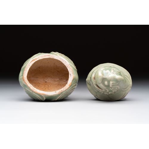 217 - A fine Chinese Longquan celadon 'Luduan' censer, MingH.: 12,8 cmCondition reports and additional hig... 