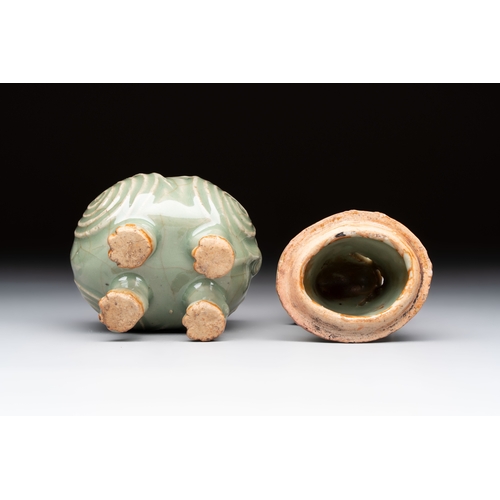217 - A fine Chinese Longquan celadon 'Luduan' censer, MingH.: 12,8 cmCondition reports and additional hig... 