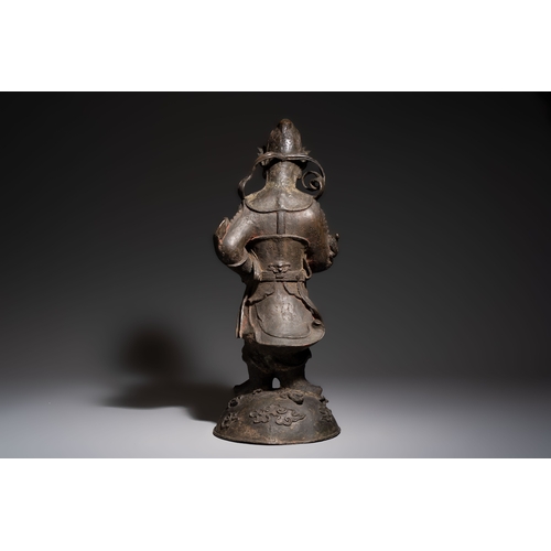 258 - A Chinese bronze model of Weituo, MingH.: 63,5 cm
Weight: 24,3 kilogramsCondition reports and additi... 