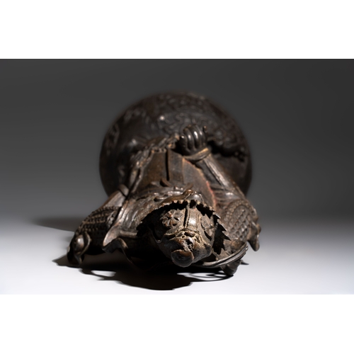 258 - A Chinese bronze model of Weituo, MingH.: 63,5 cm
Weight: 24,3 kilogramsCondition reports and additi... 