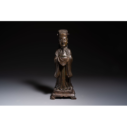 259 - A Chinese bronze figure of an official, MingH.: 29 cm
Weight: 1987 grams


Condition reports and add... 
