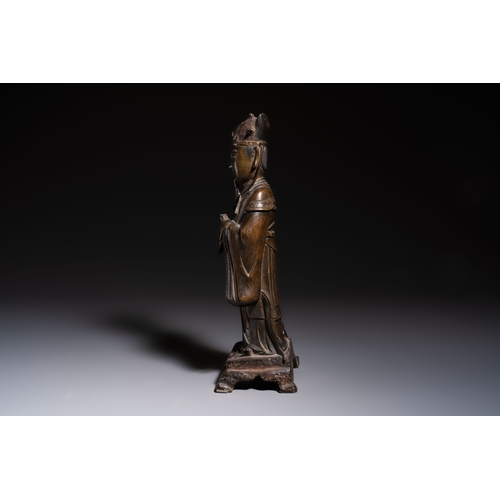 259 - A Chinese bronze figure of an official, MingH.: 29 cm
Weight: 1987 grams


Condition reports and add... 