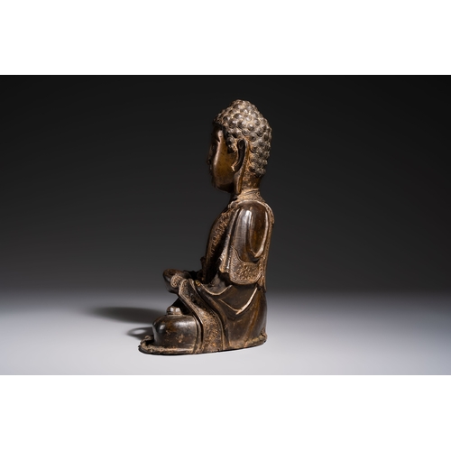 264 - A Chinese bronze figure of Buddha, MingH.: 34,7 cmWeight: 8860 grams
Condition reports and additiona... 