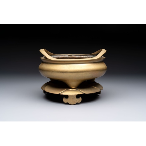 273 - A large Chinese bronze tripod censer and stand, Wu Chen Mi Sheng Tang mark, dated 1868L.: 23,5 cm - ... 