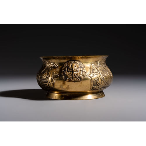 275 - A Chinese bronze 'Journey to the West' censer, Xuande mark, 19th C.Dia.: 14 cm - H.: 8,3 cmWeight: 1... 