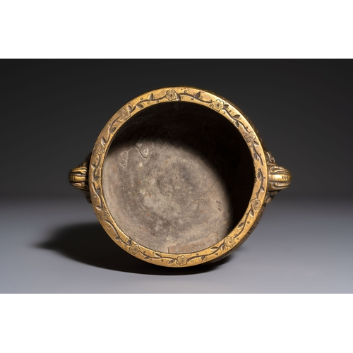 275 - A Chinese bronze 'Journey to the West' censer, Xuande mark, 19th C.Dia.: 14 cm - H.: 8,3 cmWeight: 1... 