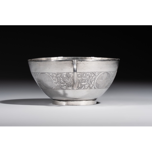 293 - A fine Vietnamese silver saucer and handled bowl, Lei mark, 19th C.Dia.: 17,3 cm (the saucer)L.: 14,... 