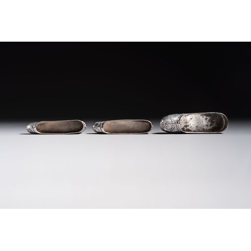 295 - A collection of 11 Chinese silver wares, various marks, 19/20th C.H.: 7,7 cm (the largest bracelet)D... 