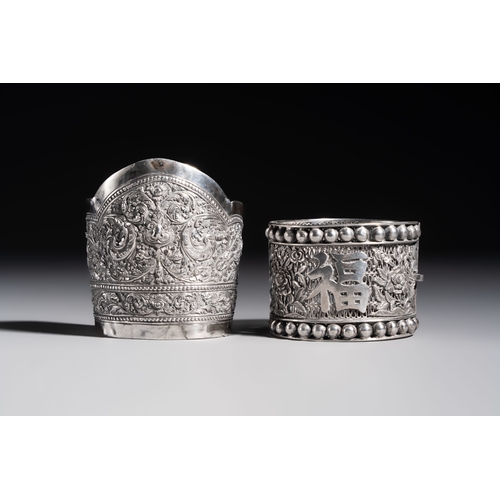 295 - A collection of 11 Chinese silver wares, various marks, 19/20th C.H.: 7,7 cm (the largest bracelet)D... 