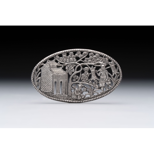 297 - A group of 17 silver wares, mainly Southeast Asia, 19/20th C.Dim.: 16,6 x 13,4 cm (the tray)L.: 9,5 ... 