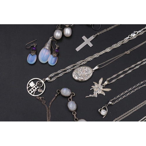 145 - An Assortment of Silver Jewellery 109 grams