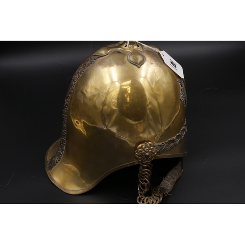 163 - A bit of history in the next item. A Helmet belonging to Major Herbert Hoare. On the 2nd May 1885, t... 