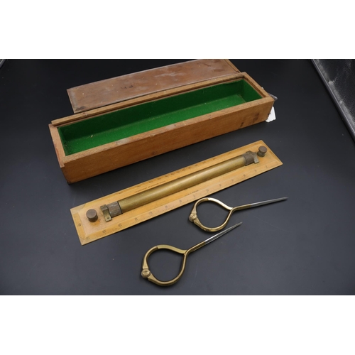 312 - WH Harding Ltd Boxwood Brass Parallel Rule, C1930 & 2x calipes in original box.