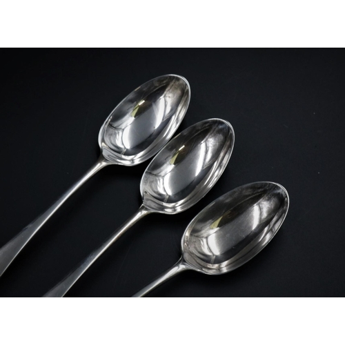 328 - Six Silver Spoons and a set of Tongs in excellent condition, 138 grams.