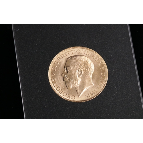 139 - 1925 George V Gold Sovereign V.F uncirculated and boxed from London Mint.