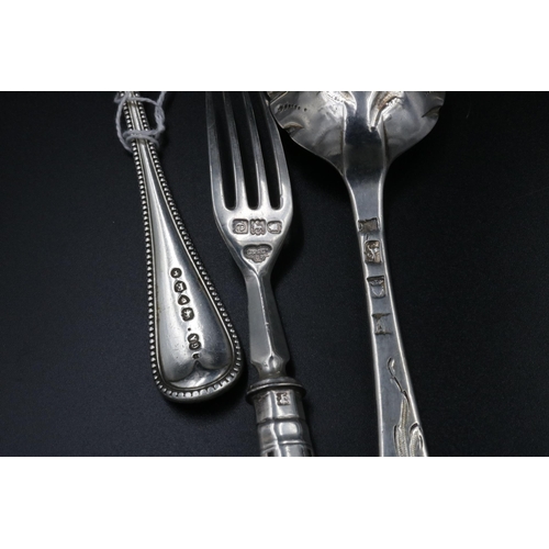 20 - A Large amount of silver flatware, weight 293 grams.