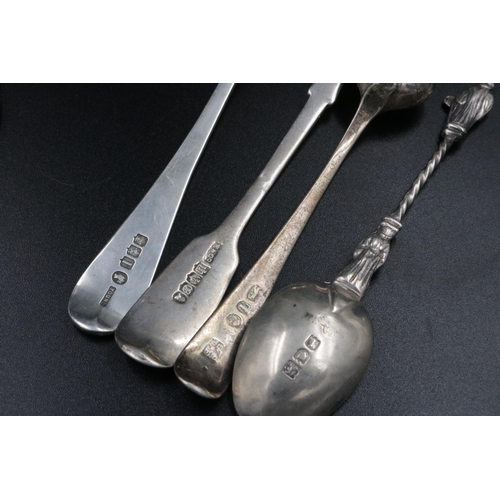 20 - A Large amount of silver flatware, weight 293 grams.