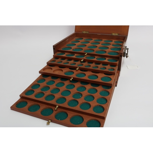 32 - Lovely coin collectors display box by A.H. Baldwin Numismatist, charing cross