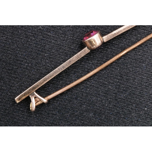 89 - 9CT Gold Tie Pin With Coloured Stone 1.9 Grams