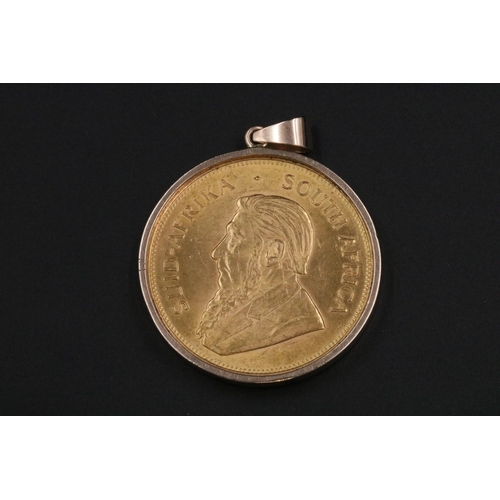 92 - 1 Oz Gold Krugerrand with 9CT Gold Mount for a Pendant - overall weight 36.53 grams 1971