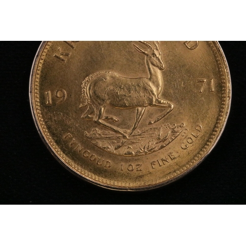 92 - 1 Oz Gold Krugerrand with 9CT Gold Mount for a Pendant - overall weight 36.53 grams 1971