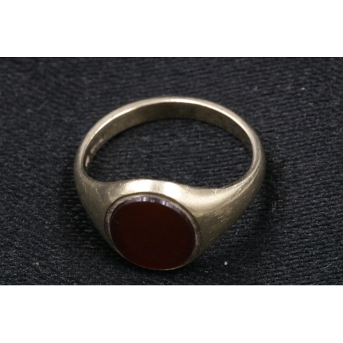 93 - 9CT Gold Signet Ring Overall Weight 5.3 Grams