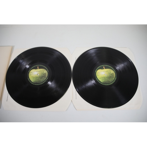 104 - The Beatles, White Album PMC 7067, Vinyl Album, Complete with photos and poster, Sleeve slightly dis... 