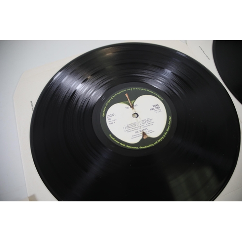 104 - The Beatles, White Album PMC 7067, Vinyl Album, Complete with photos and poster, Sleeve slightly dis... 